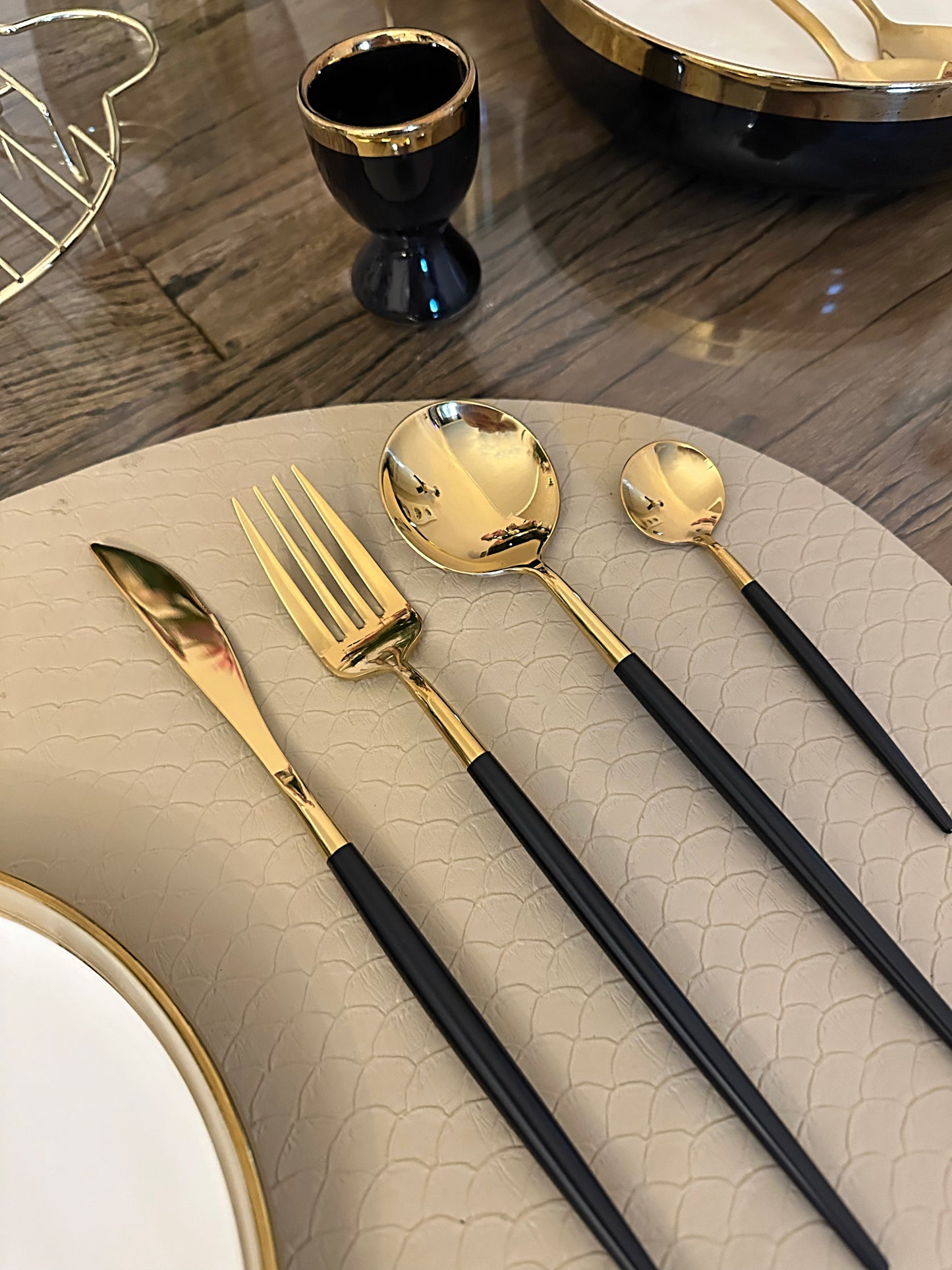 Royal Golden Home Eierbecher Set Black